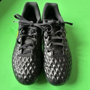 Nike Tiempo Youth Soccer Cleats Size 6Y